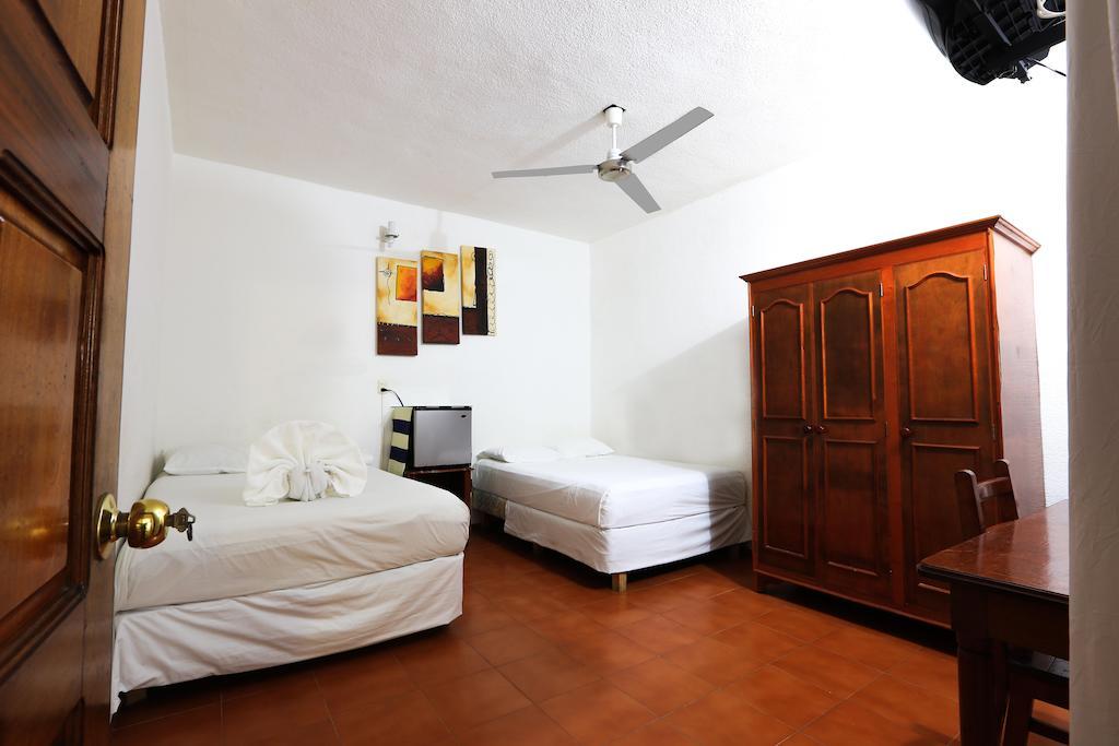 Hotel Azul By Encanto Playa del Carmen Esterno foto