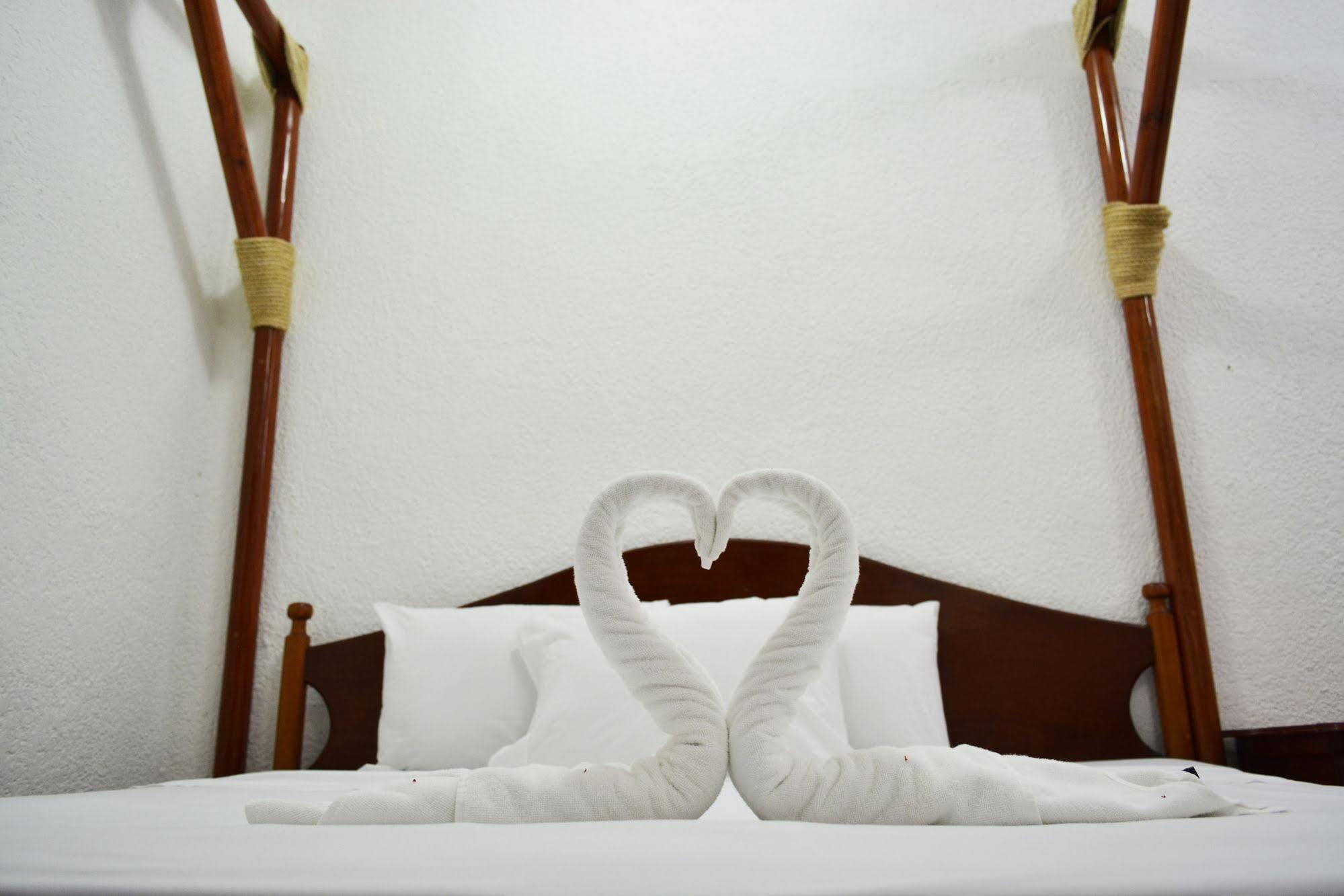 Hotel Azul By Encanto Playa del Carmen Esterno foto